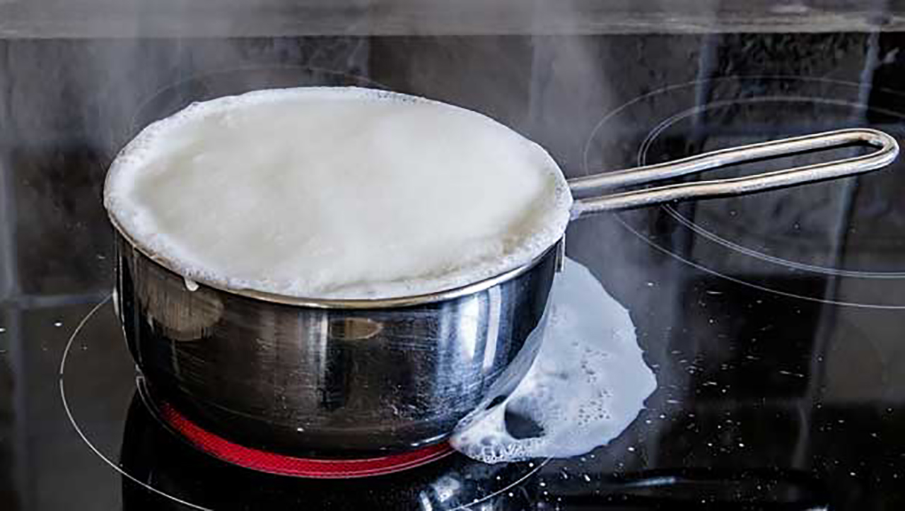 why-milk-spills-out-while-boiling-atyutka-general-knowledge